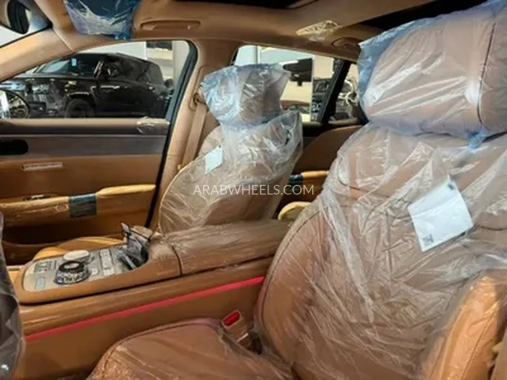 جينيسيس G90 2025 for Sale in الرياض Image-5