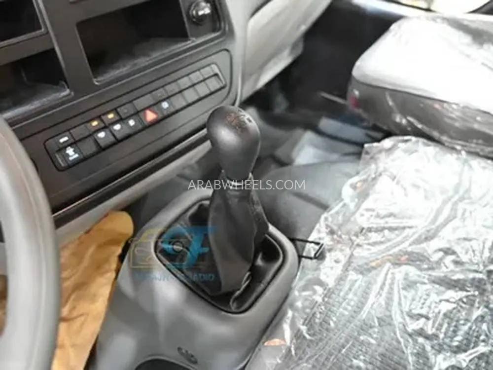 Hyundai County 2023 for Sale in Dammam Image-12