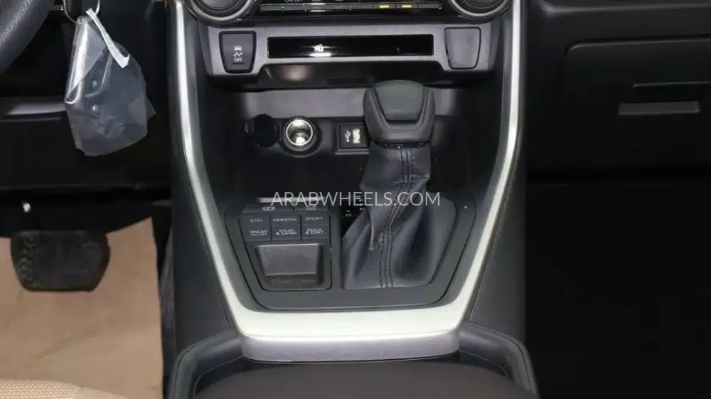 تويوتا راف 4 2025 for Sale in الرياض Image-14