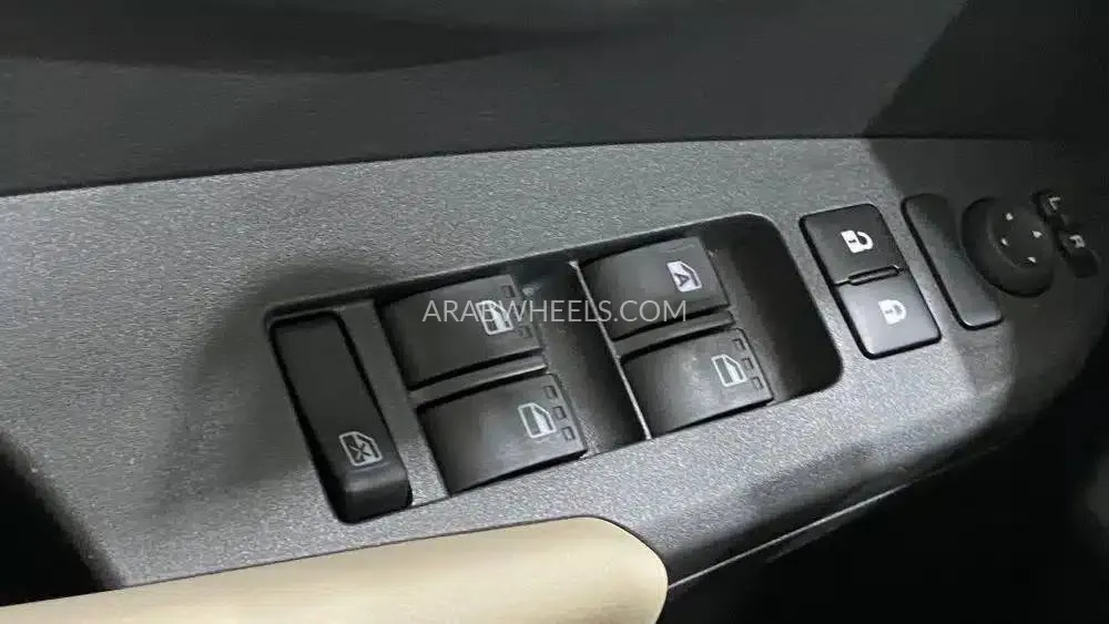 Toyota Yaris 2024 for Sale in Riyadh Image-8