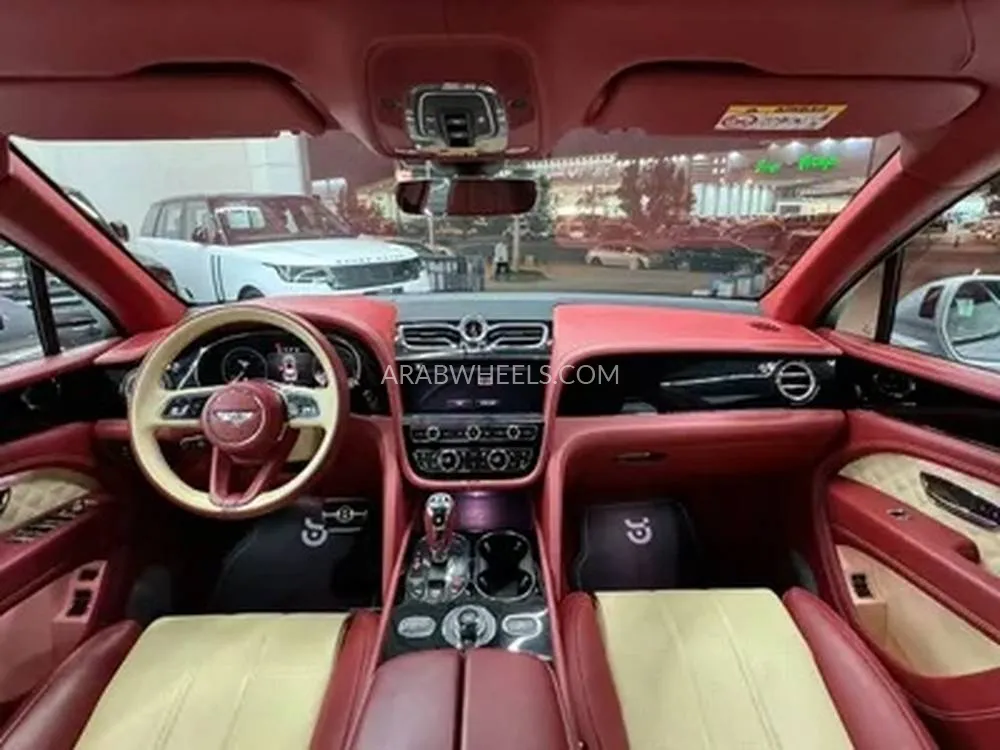 بنتلي بنتايجا 2021 for Sale in الرياض Image-7