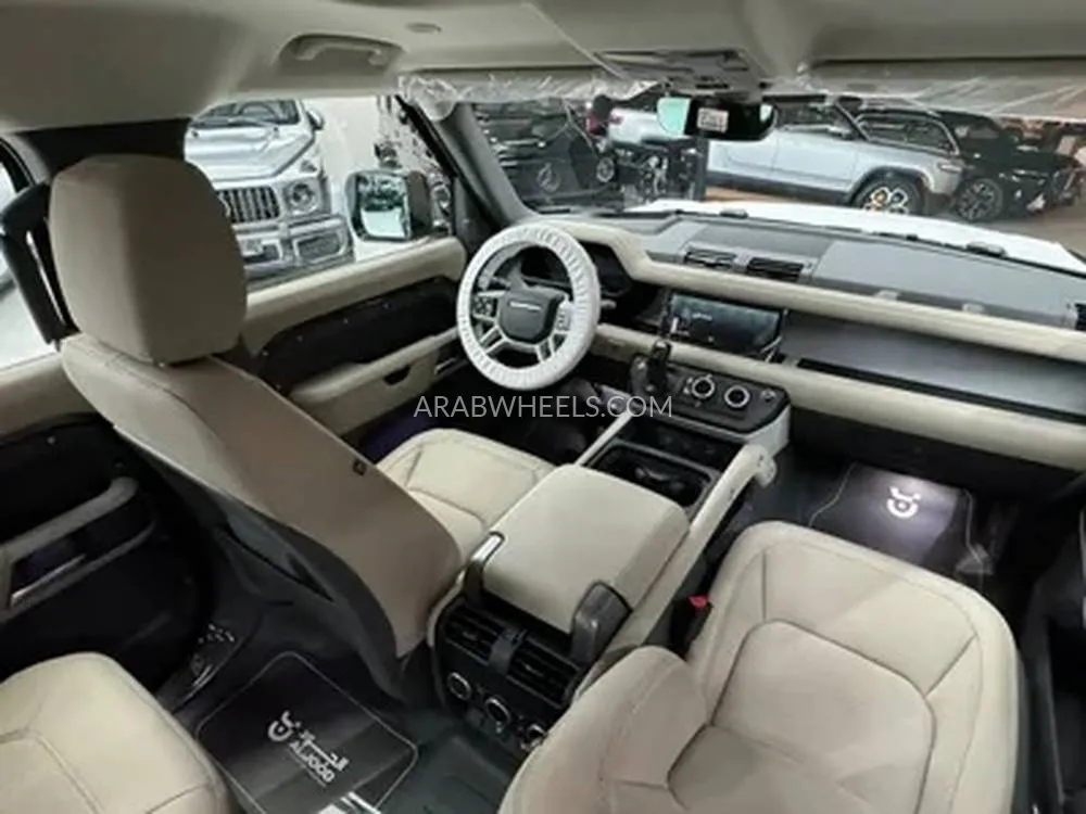 لاند روفر ديفندر 2024 for Sale in الرياض Image-14