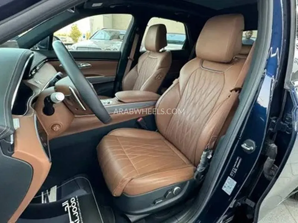 جينيسيس GV70 2022 for Sale in الرياض Image-10