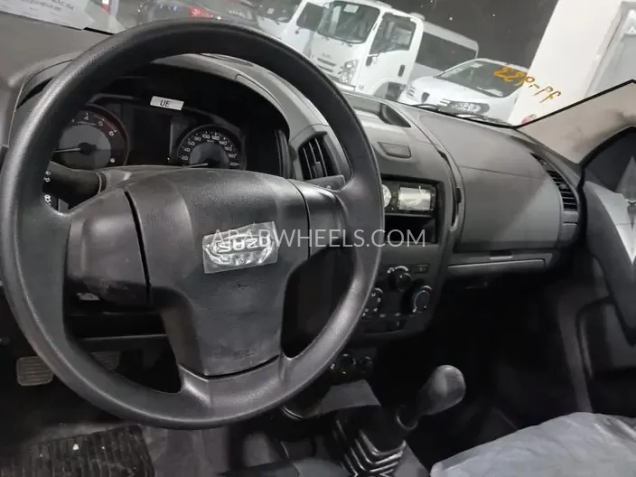 إيسوزو دي ماكس 2025 for Sale in الدمام Image-11