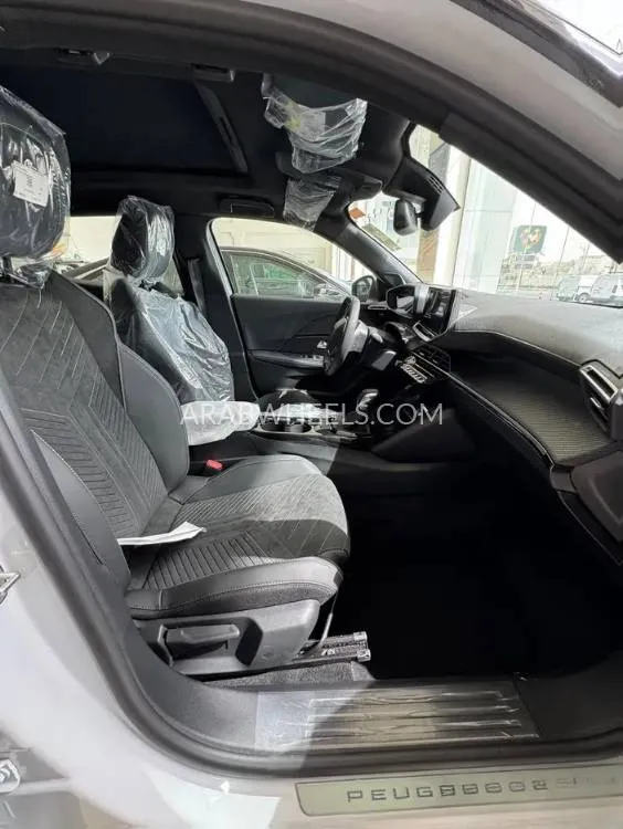 بيجو 2008 2025 for Sale in الدمام Image-7