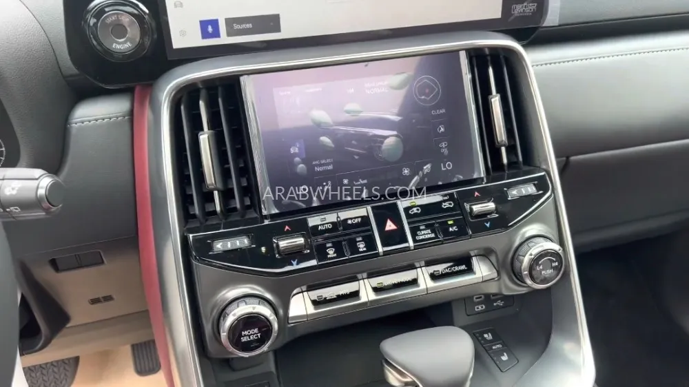 لكزس LX 2022 for Sale in الرياض Image-5