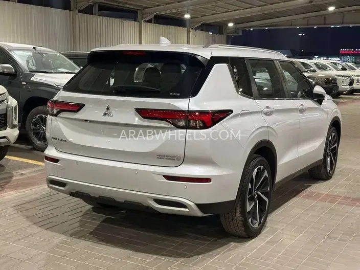 ميتسوبيشي أوتلاندر 2025 for Sale in الرياض Image-5