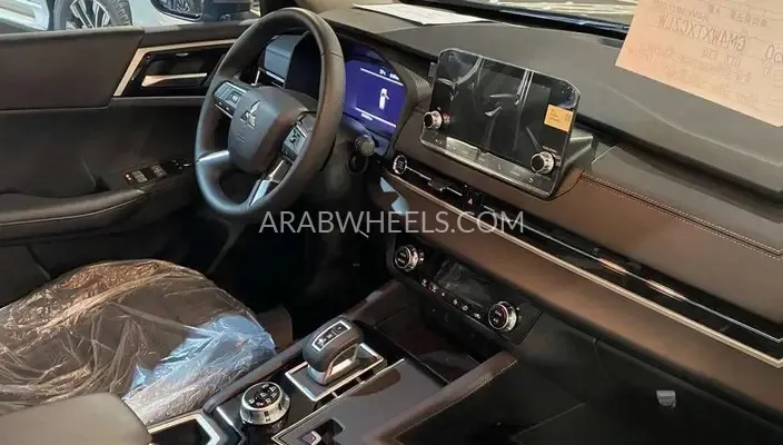 ميتسوبيشي أوتلاندر 2025 for Sale in الرياض Image-9