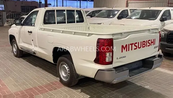 ميتسوبيشي L200 2025 for Sale in الرياض Image-2