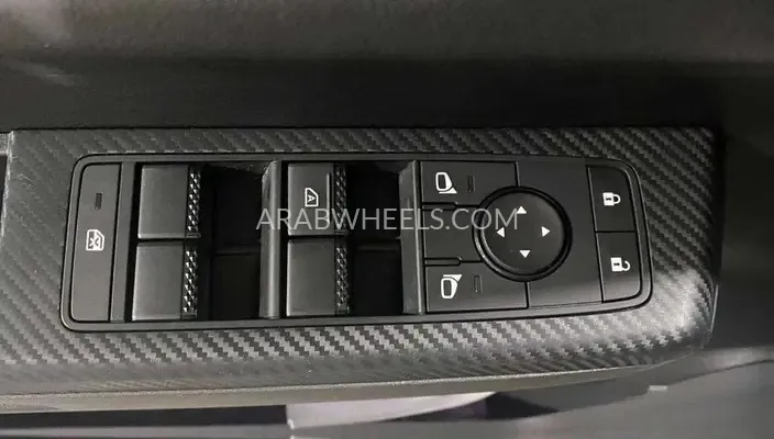 ميتسوبيشي L200 2024 for Sale in الرياض Image-14