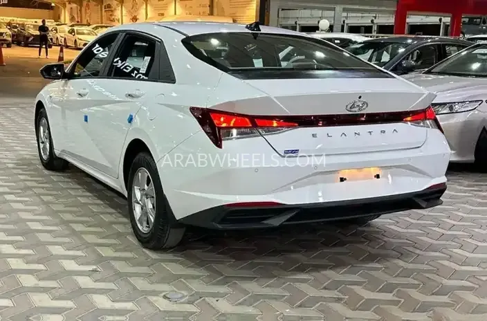 هيونداي إلنترا 2022 for Sale in الرياض Image-9
