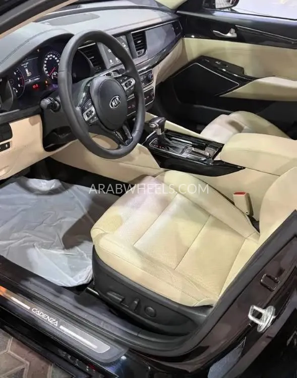 كيا كادينزا 2020 for Sale in الرياض Image-17