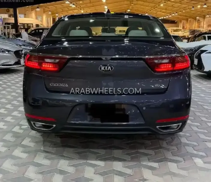 كيا كادينزا 2020 for Sale in الرياض Image-11