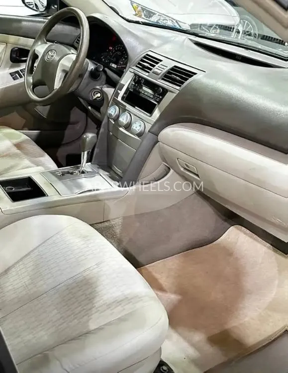 تويوتا كامري 2010 for Sale in الرياض Image-9