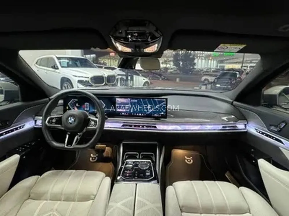 بي ام دبليو الفئة السابعة 2025 for Sale in الرياض Image-9