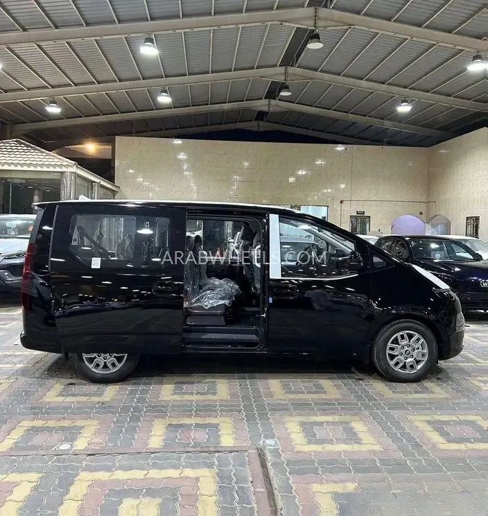 هيونداي ستاريا 2025 for Sale in الرياض Image-8