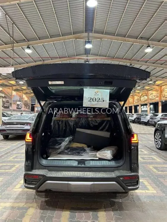 لكزس LX 2025 for Sale in الرياض Image-7