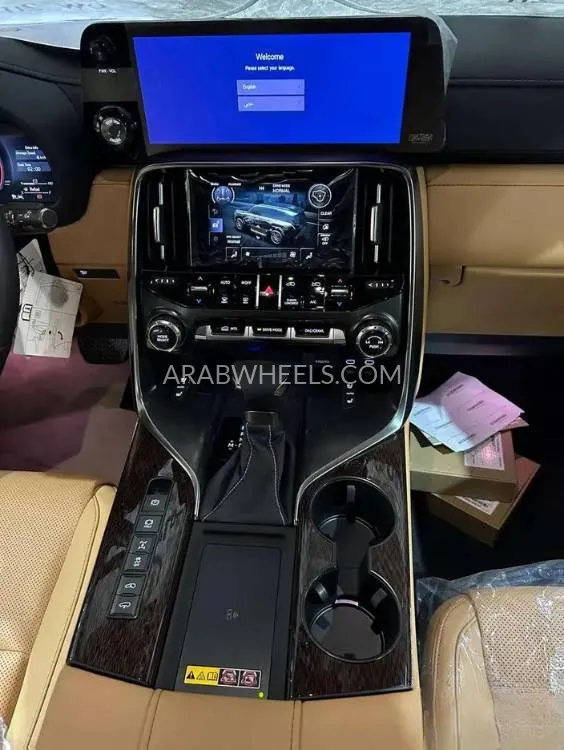 لكزس LX 2025 for Sale in الرياض Image-12