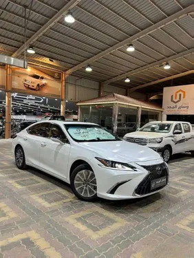 Lexus ES 250 Elegant 2025