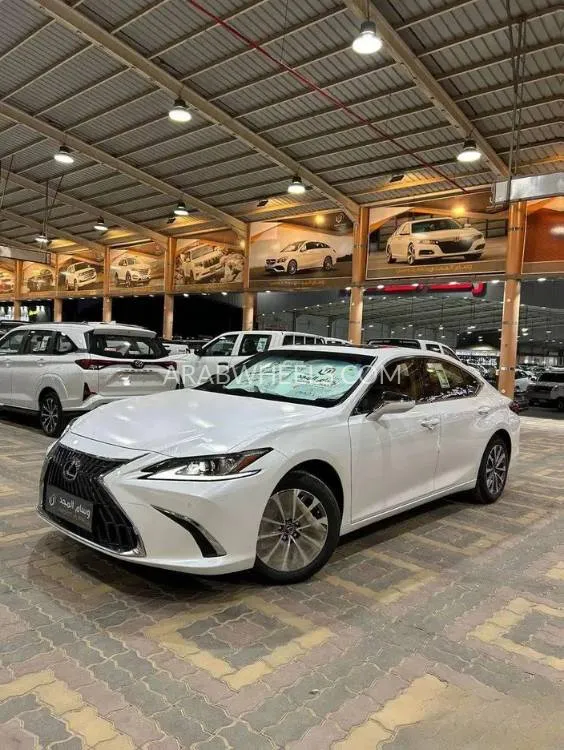 لكزس ES 2025 for Sale in الرياض Image-2