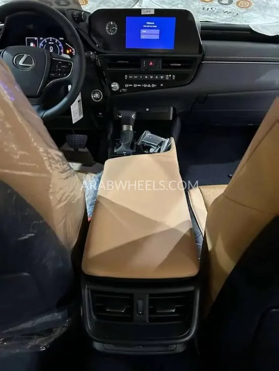 لكزس ES 2025 for Sale in الرياض Image-10