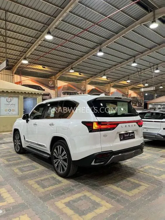 لكزس LX 2025 for Sale in الرياض Image-5