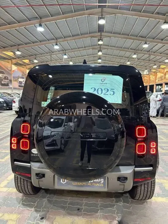 لاند روفر ديفندر 2025 for Sale in الرياض Image-6