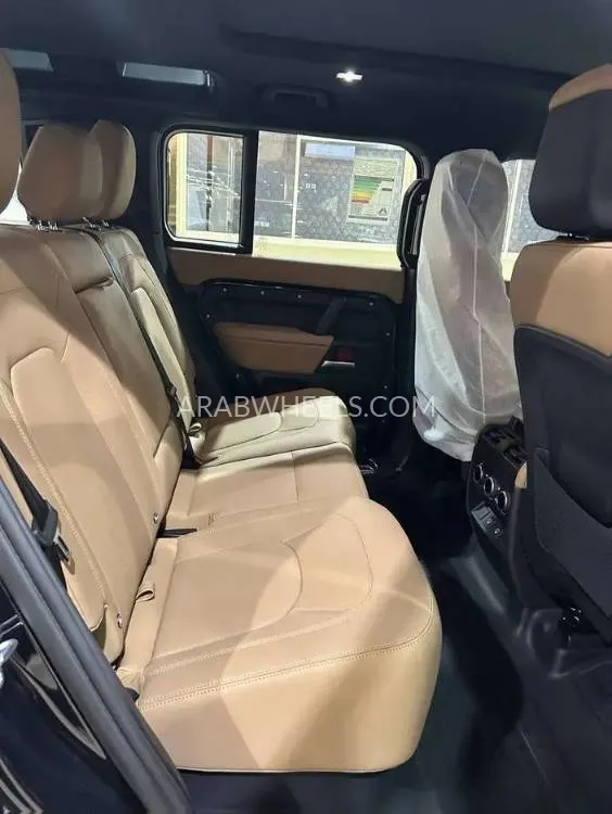 لاند روفر ديفندر 2025 for Sale in الرياض Image-8