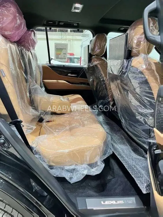 لكزس LX 2024 for Sale in الرياض Image-7