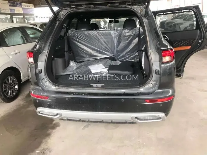 ميتسوبيشي أوتلاندر 2025 for Sale in الدمام Image-11