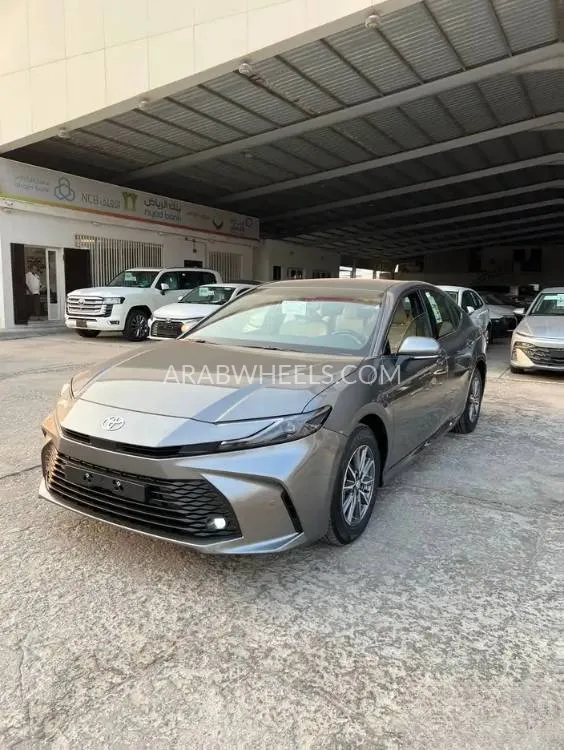 تويوتا كامري 2025 for Sale in الدمام Image-2
