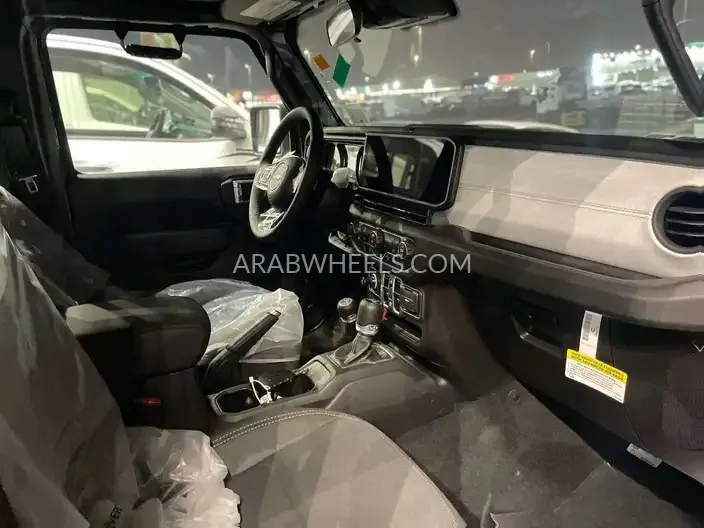 جيب رانجلر 2024 for Sale in الدمام Image-14