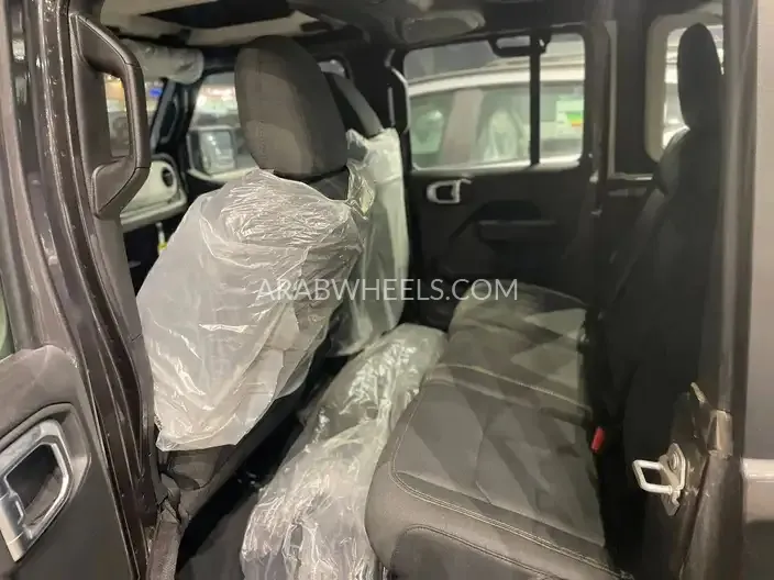 جيب رانجلر 2024 for Sale in الدمام Image-17