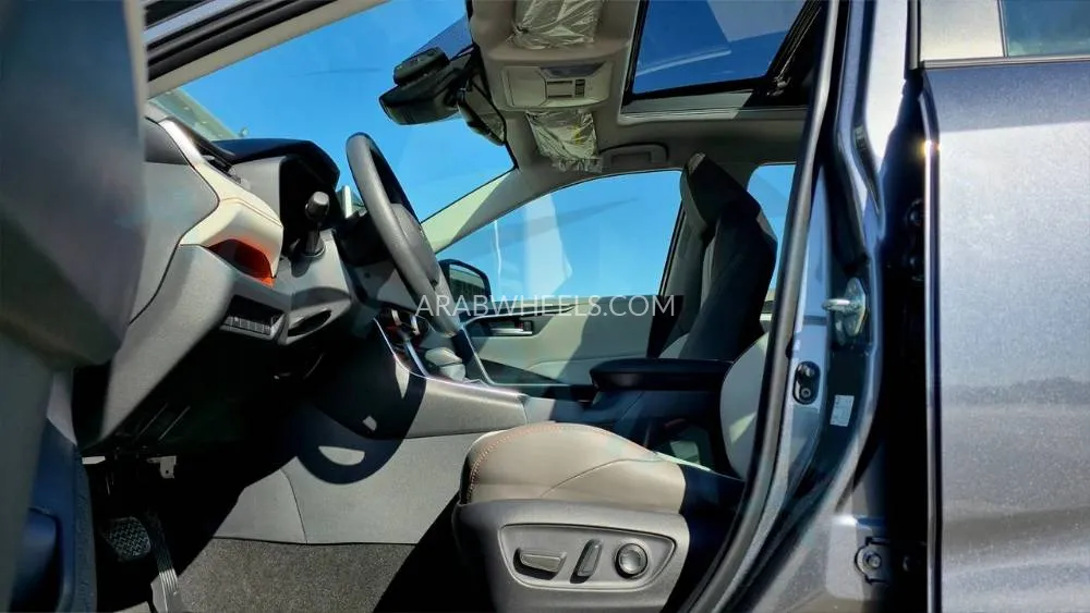 تويوتا راف 4 2025 for Sale in الرياض Image-7