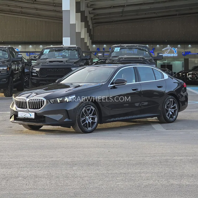 بي ام دبليو الفئة الخامسة 2025 for Sale in وادي الدواسر Image-39