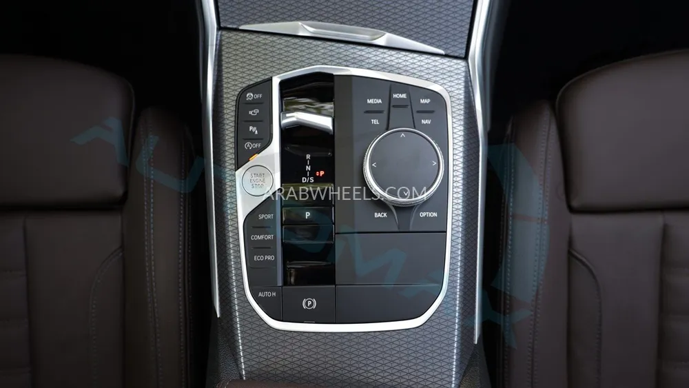 بي ام دبليو الفئة الثالثة 2025 for Sale in وادي الدواسر Image-26