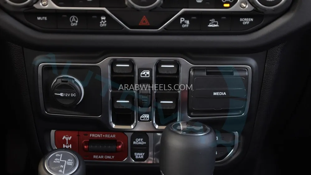 جيب رانجلر 2025 for Sale in وادي الدواسر Image-16