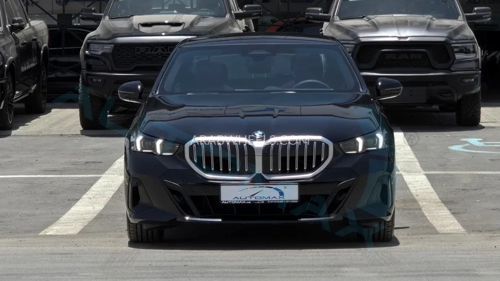 بي ام دبليو الفئة الخامسة 2025 for Sale in وادي الدواسر Image-2