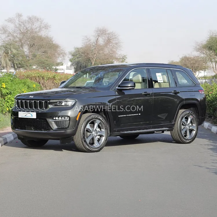 جيب جراند شيروكي 2025 for Sale in وادي الدواسر Image-1