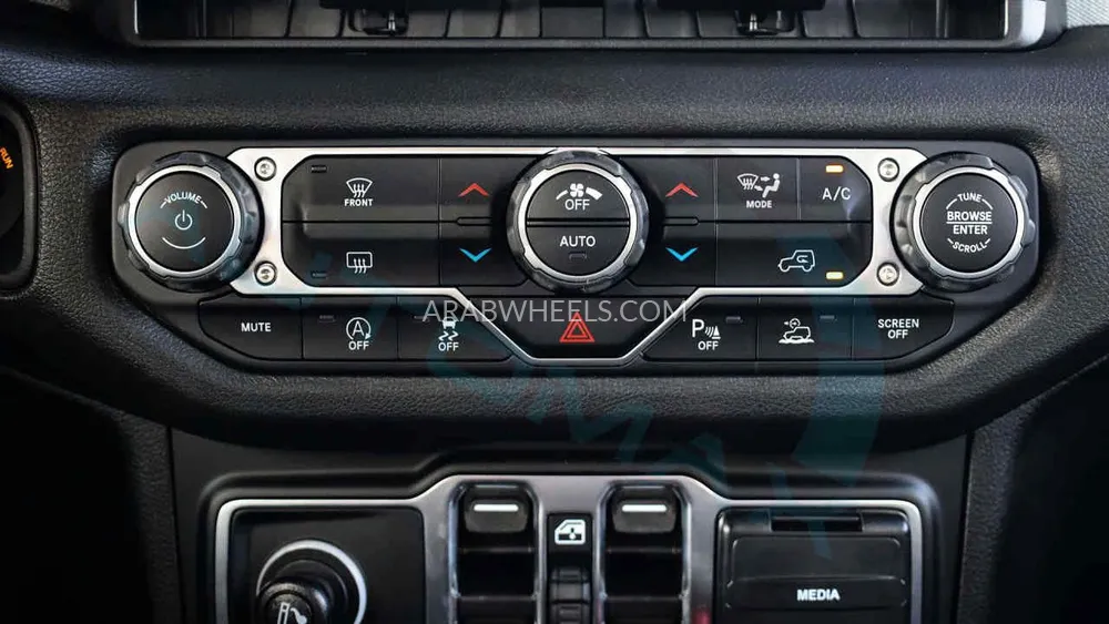 جيب رانجلر 2024 for Sale in وادي الدواسر Image-18