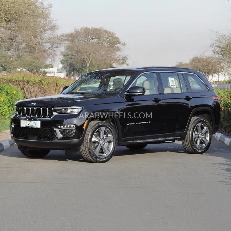 جيب جراند شيروكي 2024 for Sale in وادي الدواسر Image-31