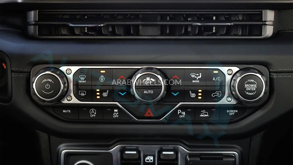 جيب رانجلر 2024 for Sale in وادي الدواسر Image-16