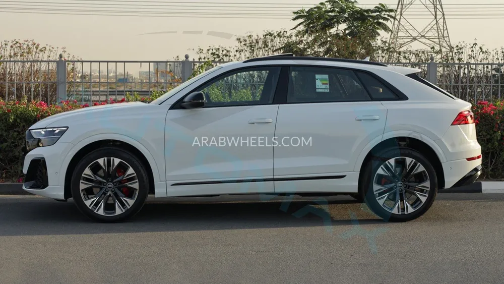 أودي Q8 2025 for Sale in وادي الدواسر Image-41