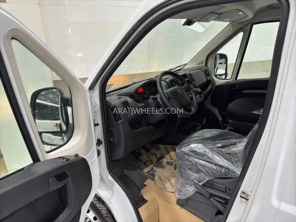 بيجو بوكسر 2025 for Sale in الرياض Image-5
