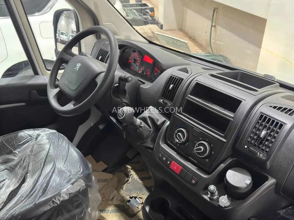 بيجو بوكسر 2025 for Sale in الرياض Image-9