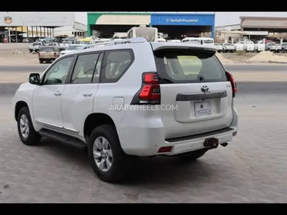 تويوتا لاند كروزر برادو 2020 for Sale in الدمام Image-12