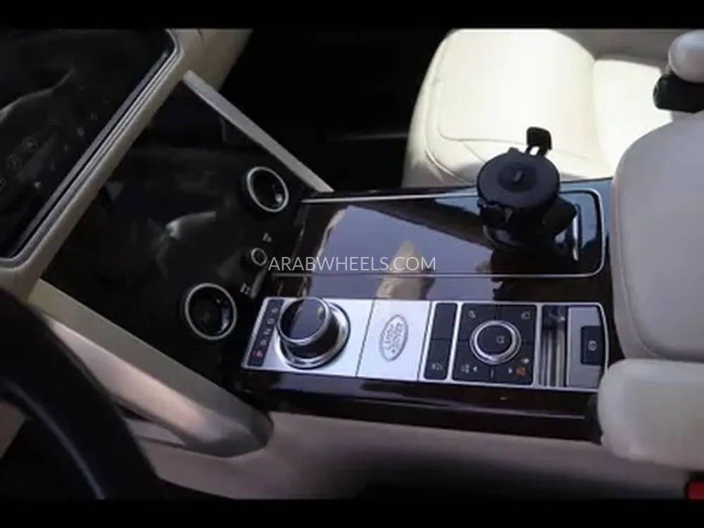 لاند روفر رينج روفر 2020 for Sale in الدمام Image-6