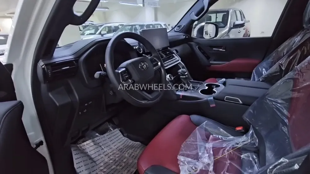تويوتا لاند كروزر 2024 for Sale in الرياض Image-2
