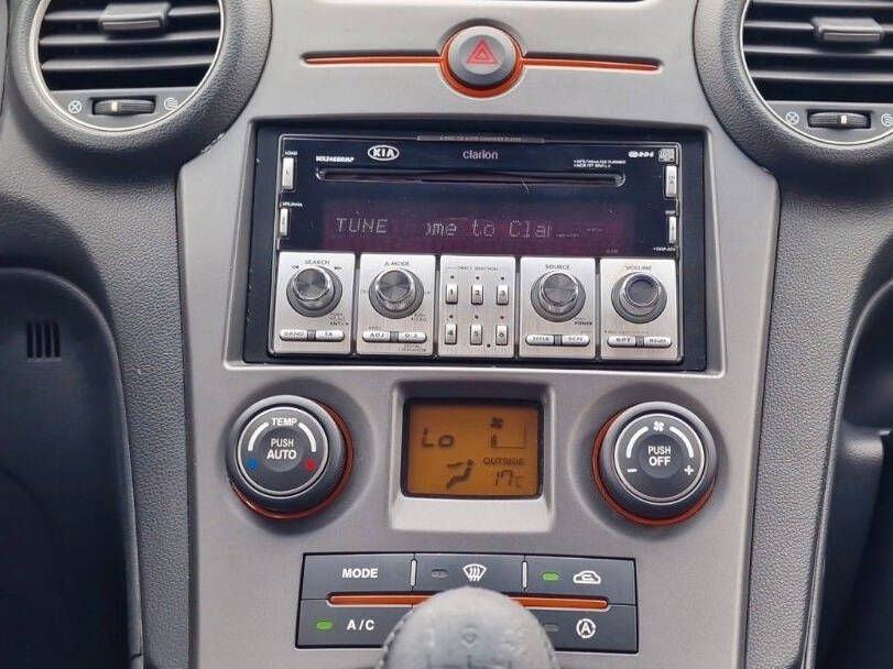 كيا كارينز الجيل الثاني (الأمم المتحدة) Interior 