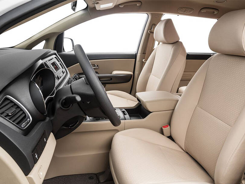 كيا كرنفال الجيل الثالث (YP) Interior 
